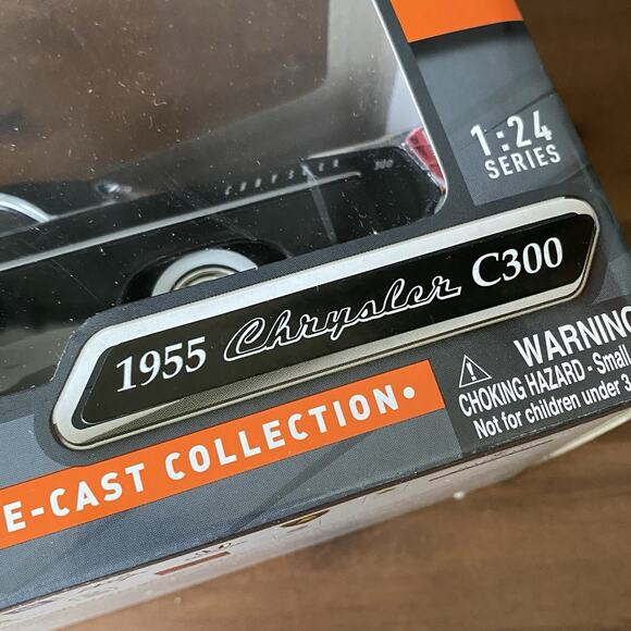 1955 Chrysler C300 Black 1/24 Scale Diecast Model Toy Car Motor Max - Picture 2 of 6